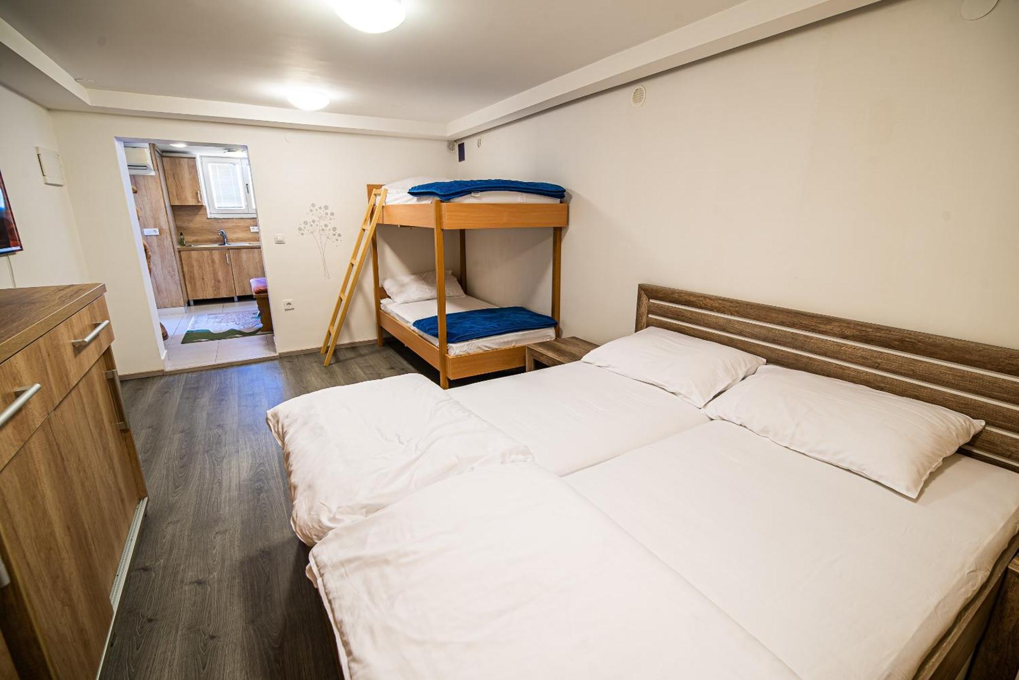 Apartments Zvoh, Krvavec, Ski-In, Ski-Out Cerklje na Gorenjskem Rum bild